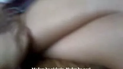 Trynduh snuffelt aan goede erotische film alle gaten