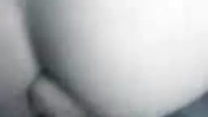Harde anale porno korte erotische film met een jong meisje