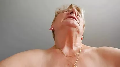 Studenten hebben seks na pornografische films het afstuderen.