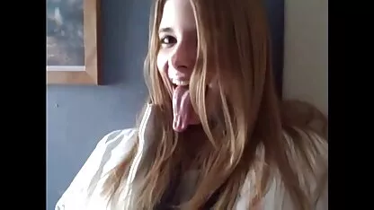 Een student die gratis erotische film kijken sterk is.