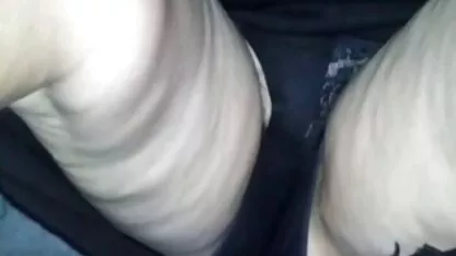 Brunette gevangen in kousen masturbatie en lekkere seks met een grote lul. erotische films
