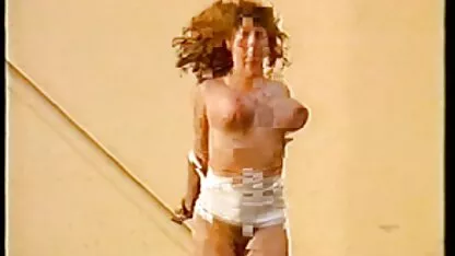 Volwassen dames zullen geneukt vlaamse erotische films worden door een jonge man na orale seks.