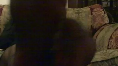 Davalka licht erotische film in bretels om stoute lul te zuigen