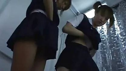 Een hoer in de biecht gratis erotische films zoog haar vader door het raam.