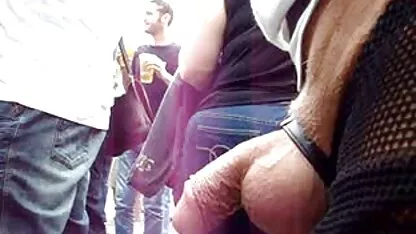 Leuke jongen verleid in de Grote borsten van de soft erotische filmpjes MILF eenzame, Dikke
