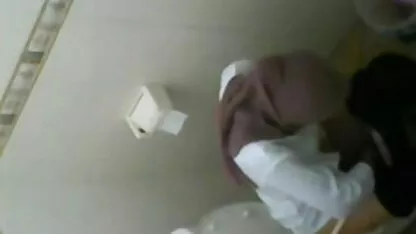 Brunette had vrouwvriendelijke erotische film eerste-persoon anale seks tijdens de casting.