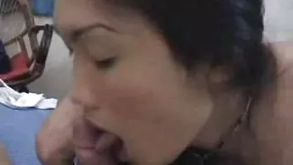 Die verdomde erotische sexfilmpjes blonde knijpt sperma.