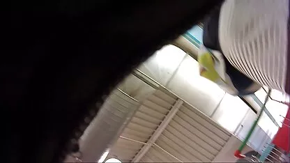 Cool gemaskerd pijpt en likt de ballen van haar geliefde man. de beste erotische films