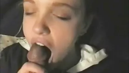Hoer in een wit slipje verkracht in erotische film gratis de kont en meegenomen om te spuiten