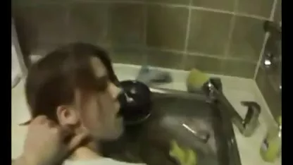 Vrouw teruggekeerd erotischefilmpjes van een zakenreis
